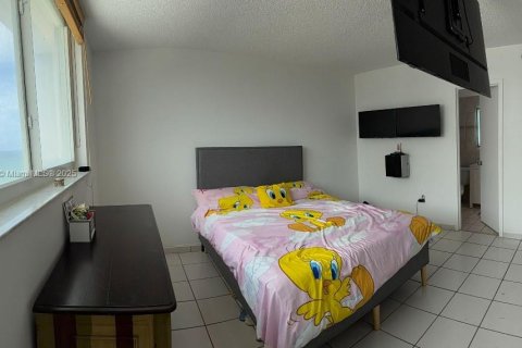 Condo in Miami Beach, Florida, 1 bedroom  № 1944604 - photo 7