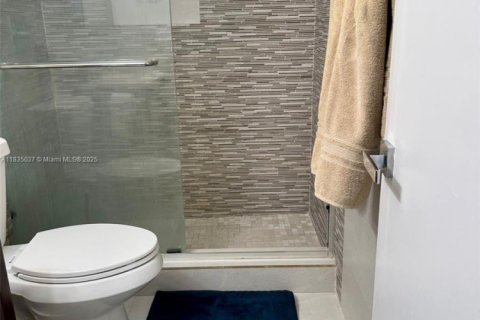 Condominio en alquiler en Sunny Isles Beach, Florida, 2 dormitorios, 90.12 m2 № 1817662 - foto 15