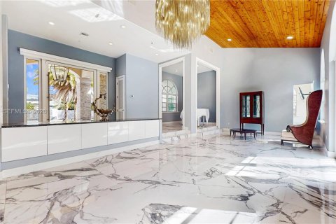 Villa ou maison à vendre à Miami, Floride: 5 chambres, 332.87 m2 № 2027931 - photo 5