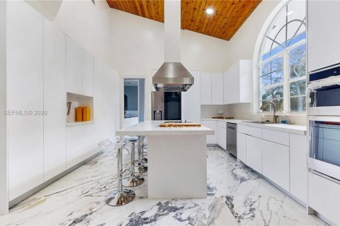 Villa ou maison à vendre à Miami, Floride: 5 chambres, 332.87 m2 № 2027931 - photo 8