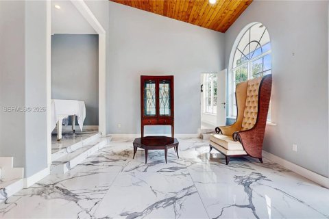 Villa ou maison à vendre à Miami, Floride: 5 chambres, 332.87 m2 № 2027931 - photo 6