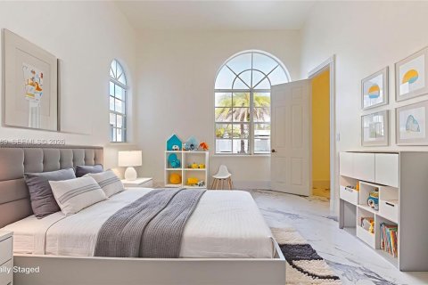 Villa ou maison à vendre à Miami, Floride: 5 chambres, 332.87 m2 № 2027931 - photo 20