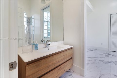 Villa ou maison à vendre à Miami, Floride: 5 chambres, 332.87 m2 № 2027931 - photo 18