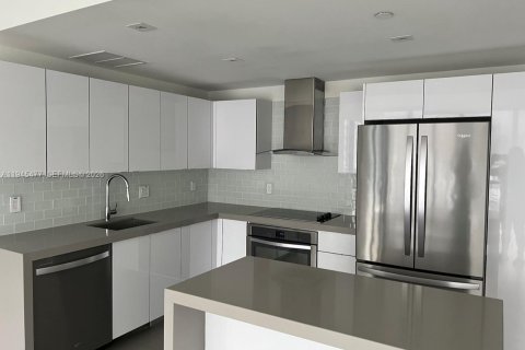Copropriété à louer à Miami, Floride: 2 chambres, 98.01 m2 № 2061053 - photo 10