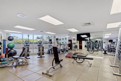 Condominio en alquiler en Highland Beach, Florida, 2 dormitorios, 178.56 m2 № 1116934 - foto 1