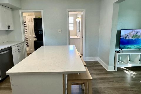House in Tampa, Florida 3 bedrooms, 102.94 sq.m. № 2267077 - photo 25