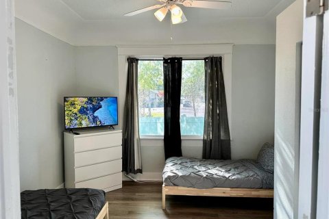 House in Tampa, Florida 3 bedrooms, 102.94 sq.m. № 2267077 - photo 8