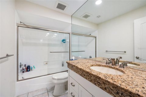Copropriété à vendre à Sarasota, Floride: 3 chambres, 126.53 m2 № 1881214 - photo 21