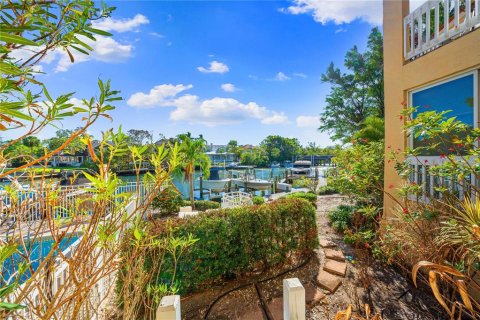 Copropriété à vendre à Sarasota, Floride: 3 chambres, 126.53 m2 № 1881214 - photo 2