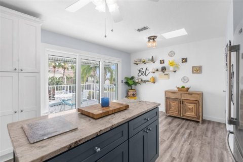 Villa ou maison à vendre à New Port Richey, Floride: 4 chambres, 284.65 m2 № 2413872 - photo 22
