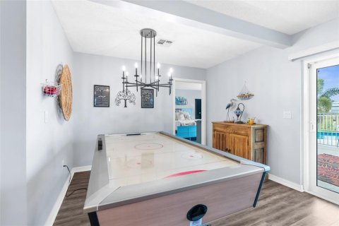 Villa ou maison à vendre à New Port Richey, Floride: 4 chambres, 284.65 m2 № 2413872 - photo 30