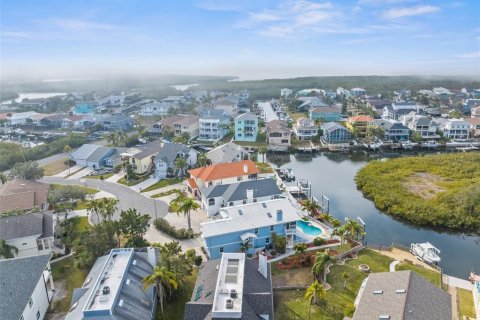 Villa ou maison à vendre à New Port Richey, Floride: 4 chambres, 284.65 m2 № 2413872 - photo 5