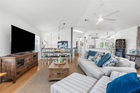 Villa ou maison à vendre à New Port Richey, Floride: 4 chambres, 284.65 m2 № 2413872 - photo 11