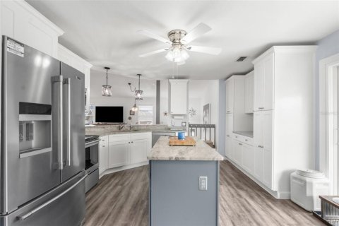 Villa ou maison à vendre à New Port Richey, Floride: 4 chambres, 284.65 m2 № 2413872 - photo 25