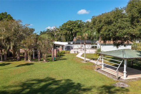 House in Plant City, Florida 5 bedrooms, 652.45 sq.m. № 1561212 - photo 24