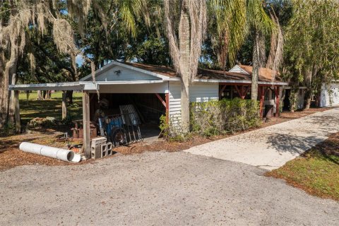 House in Plant City, Florida 5 bedrooms, 652.45 sq.m. № 1561212 - photo 17