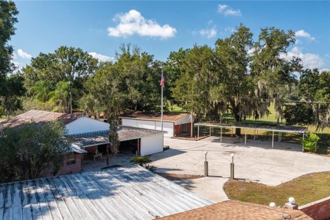 House in Plant City, Florida 5 bedrooms, 652.45 sq.m. № 1561212 - photo 26