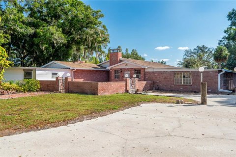 House in Plant City, Florida 5 bedrooms, 652.45 sq.m. № 1561212 - photo 1