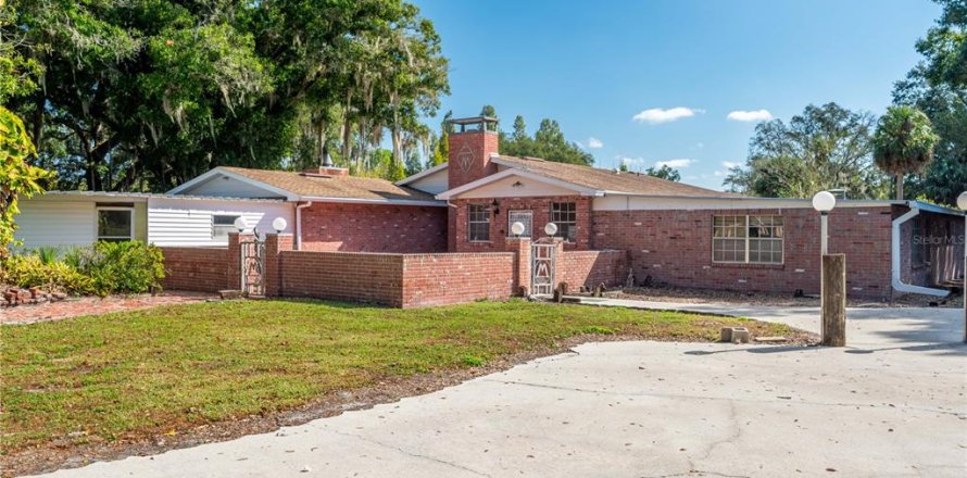 House in Plant City, Florida 5 bedrooms, 652.45 sq.m. № 1561212