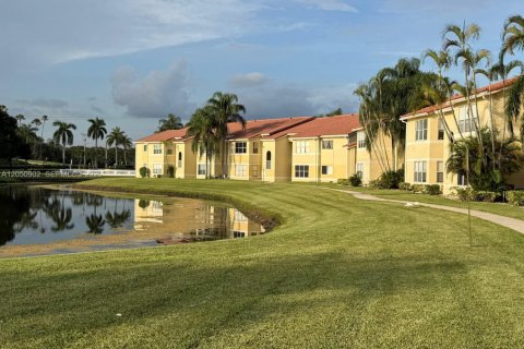 Copropriété à louer à Sunrise, Floride: 2 chambres, 98.94 m2 № 2321951 - photo 4