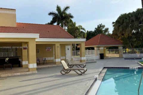Copropriété à louer à Sunrise, Floride: 2 chambres, 98.94 m2 № 2321951 - photo 3