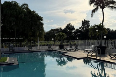 Copropriété à louer à Sunrise, Floride: 2 chambres, 98.94 m2 № 2321951 - photo 5