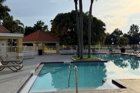 Copropriété à louer à Sunrise, Floride: 2 chambres, 98.94 m2 № 2321951 - photo 9