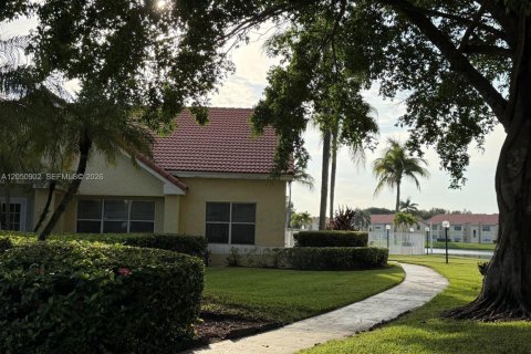 Copropriété à louer à Sunrise, Floride: 2 chambres, 98.94 m2 № 2321951 - photo 7
