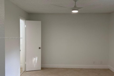 Copropriété à louer à Sunrise, Floride: 2 chambres, 98.94 m2 № 2321951 - photo 15
