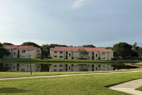 Copropriété à louer à Sunrise, Floride: 2 chambres, 98.94 m2 № 2321951 - photo 6