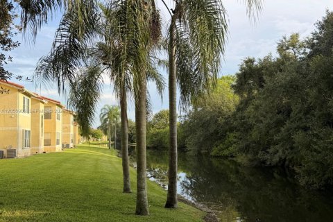 Copropriété à louer à Sunrise, Floride: 2 chambres, 98.94 m2 № 2321951 - photo 11