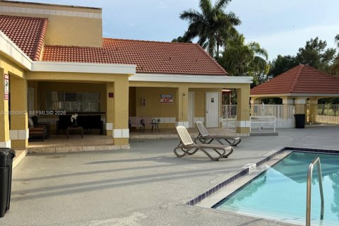 Copropriété à louer à Sunrise, Floride: 2 chambres, 98.94 m2 № 2321951 - photo 10