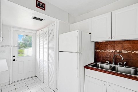 Снять в аренду виллу или дом в Плантация, Флорида 2 спальни, 93.92м2, № 1951758 - фото 9