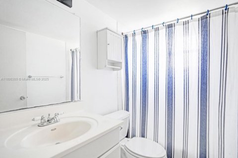 Снять в аренду виллу или дом в Плантация, Флорида 2 спальни, 93.92м2, № 1951758 - фото 11