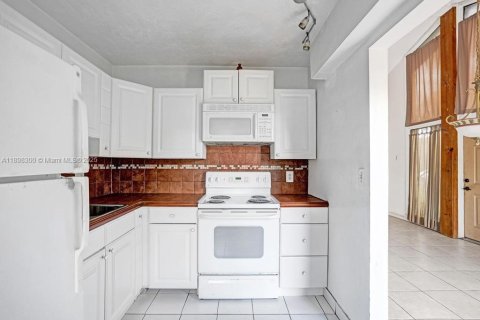 Снять в аренду виллу или дом в Плантация, Флорида 2 спальни, 93.92м2, № 1951758 - фото 10