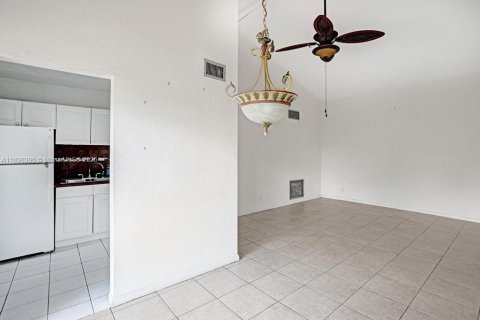 Снять в аренду виллу или дом в Плантация, Флорида 2 спальни, 93.92м2, № 1951758 - фото 7