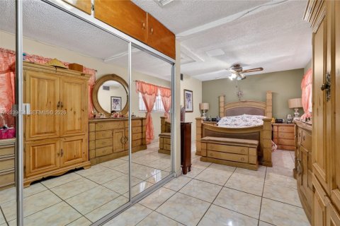Villa ou maison à vendre à Miami, Floride: 4 chambres, 82.5 m2 № 2089447 - photo 10