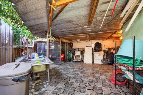 Villa ou maison à vendre à Miami, Floride: 4 chambres, 82.5 m2 № 2089447 - photo 26