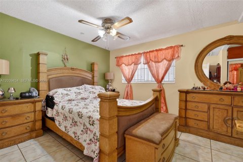 Villa ou maison à vendre à Miami, Floride: 4 chambres, 82.5 m2 № 2089447 - photo 8