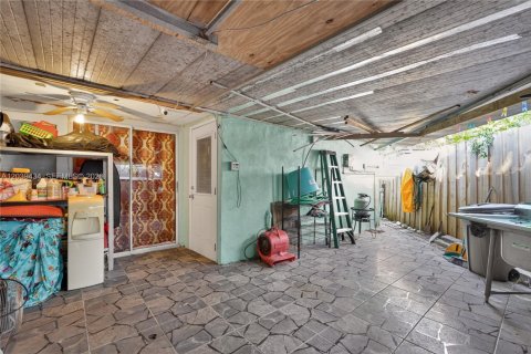 Villa ou maison à vendre à Miami, Floride: 4 chambres, 82.5 m2 № 2089447 - photo 28