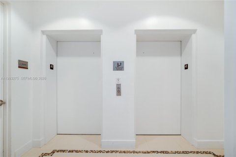 Купить кондоминиум в Санни-Айлс-Бич, Флорида 3 спальни, 183.85м2, № 2062774 - фото 11