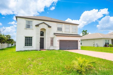 House in Poinciana, Florida 5 bedrooms, 322.74 sq.m. № 1844935 - photo 1