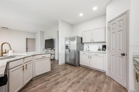 House in Poinciana, Florida 5 bedrooms, 322.74 sq.m. № 1844935 - photo 5