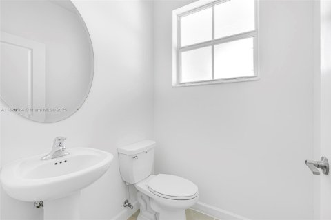 Townhouse in Homestead, Florida 3 bedrooms, 137.77 sq.m. № 1779810 - photo 6
