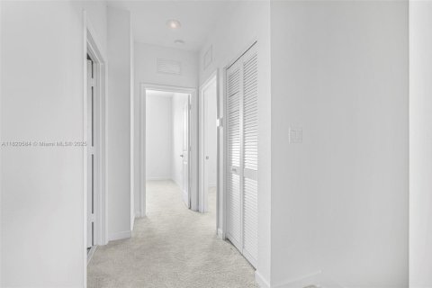 Townhouse in Homestead, Florida 3 bedrooms, 137.77 sq.m. № 1779810 - photo 12