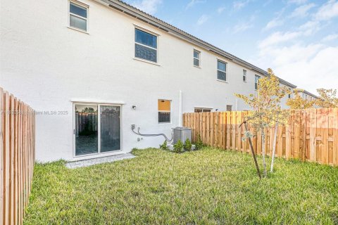 Townhouse in Homestead, Florida 3 bedrooms, 137.77 sq.m. № 1779810 - photo 21