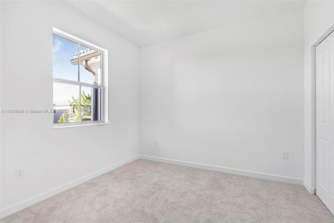 Townhouse in Homestead, Florida 3 bedrooms, 137.77 sq.m. № 1779810 - photo 17