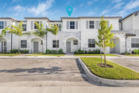 Townhouse in Homestead, Florida 3 bedrooms, 137.77 sq.m. № 1779810 - photo 1