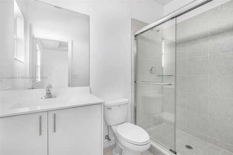 Townhouse in Homestead, Florida 3 bedrooms, 137.77 sq.m. № 1779810 - photo 15