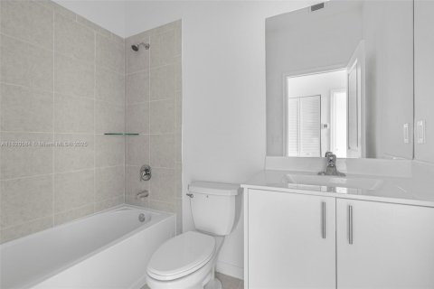 Townhouse in Homestead, Florida 3 bedrooms, 137.77 sq.m. № 1779810 - photo 19